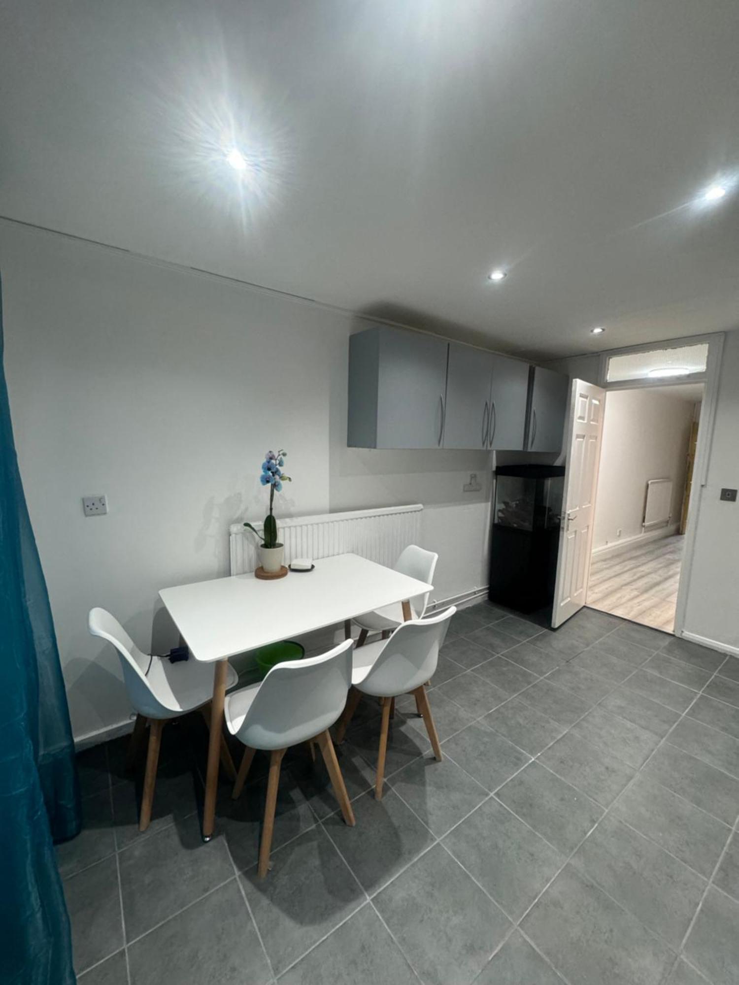 Tottenham Velvet Suites Londra Esterno foto